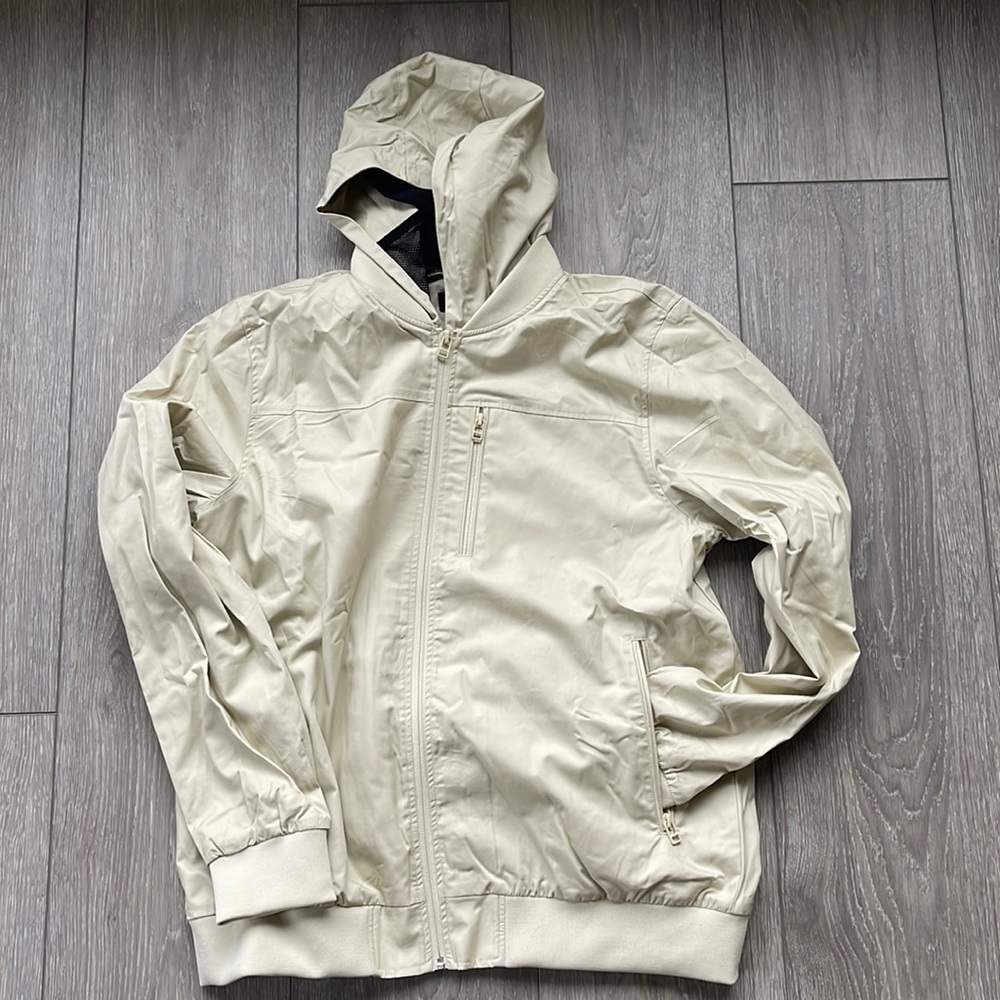 BauBax Travel Jacket with two hoods and attaching neck pillow